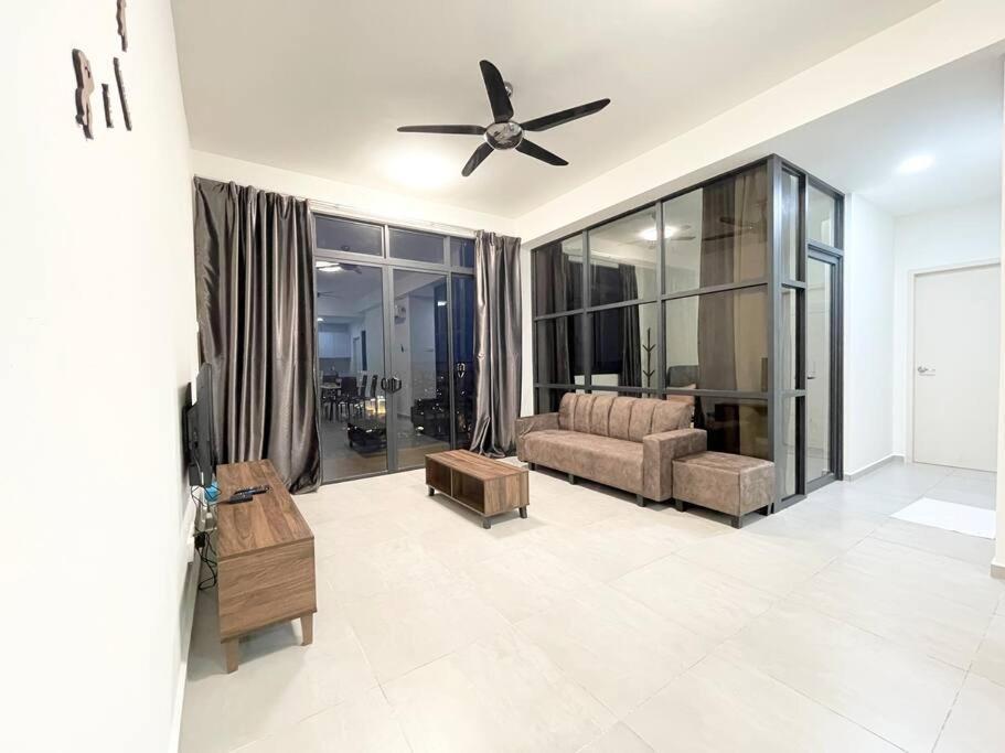 Апартаменты Quartz Near To Jonker Walk With Infinity Pool Cozy 3B2B Малакка Экстерьер фото