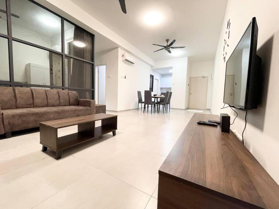 Апартаменты Quartz Near To Jonker Walk With Infinity Pool Cozy 3B2B Малакка Экстерьер фото