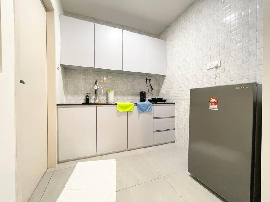 Апартаменты Quartz Near To Jonker Walk With Infinity Pool Cozy 3B2B Малакка Экстерьер фото