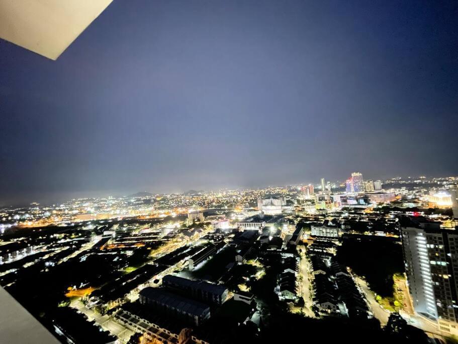 Апартаменты Quartz Near To Jonker Walk With Infinity Pool Cozy 3B2B Малакка Экстерьер фото